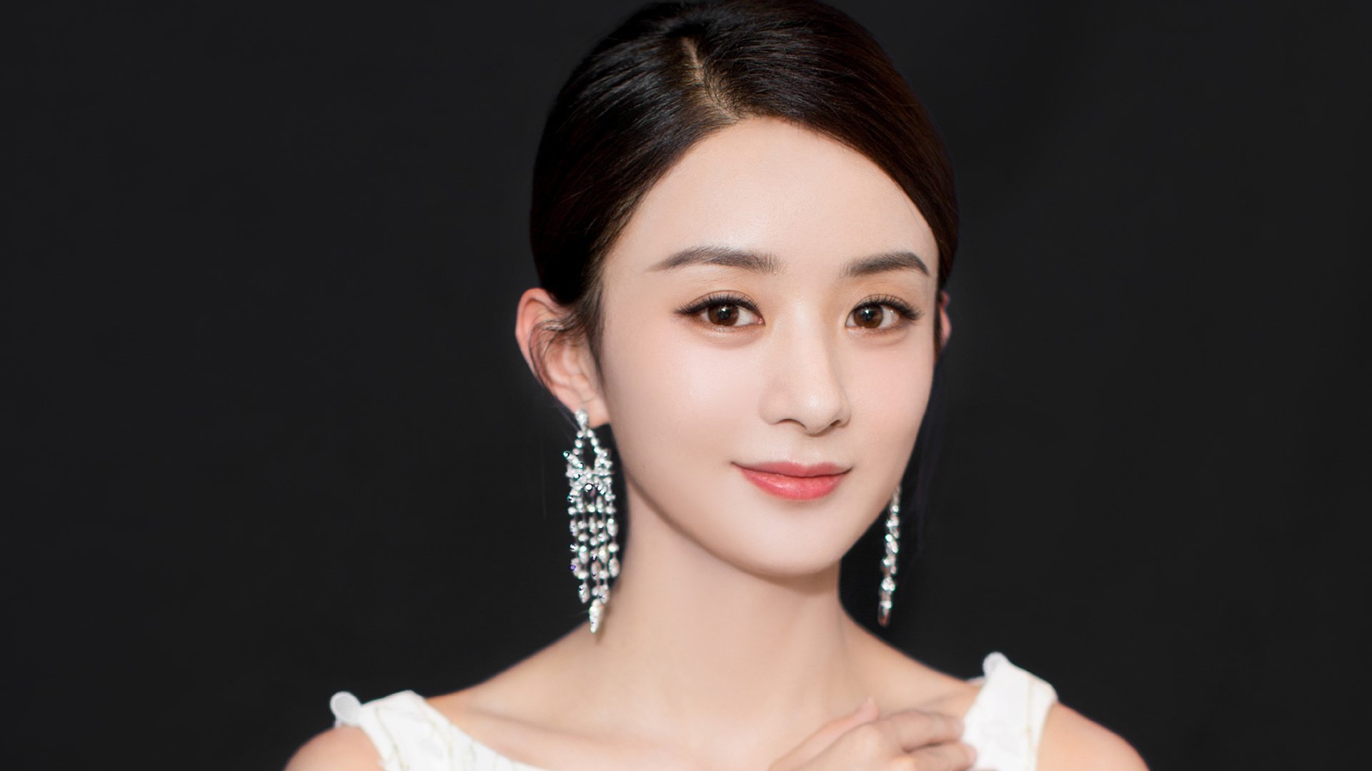 中国足球不同阵型下前锋触球位置热图，足球中前锋的位置和打法