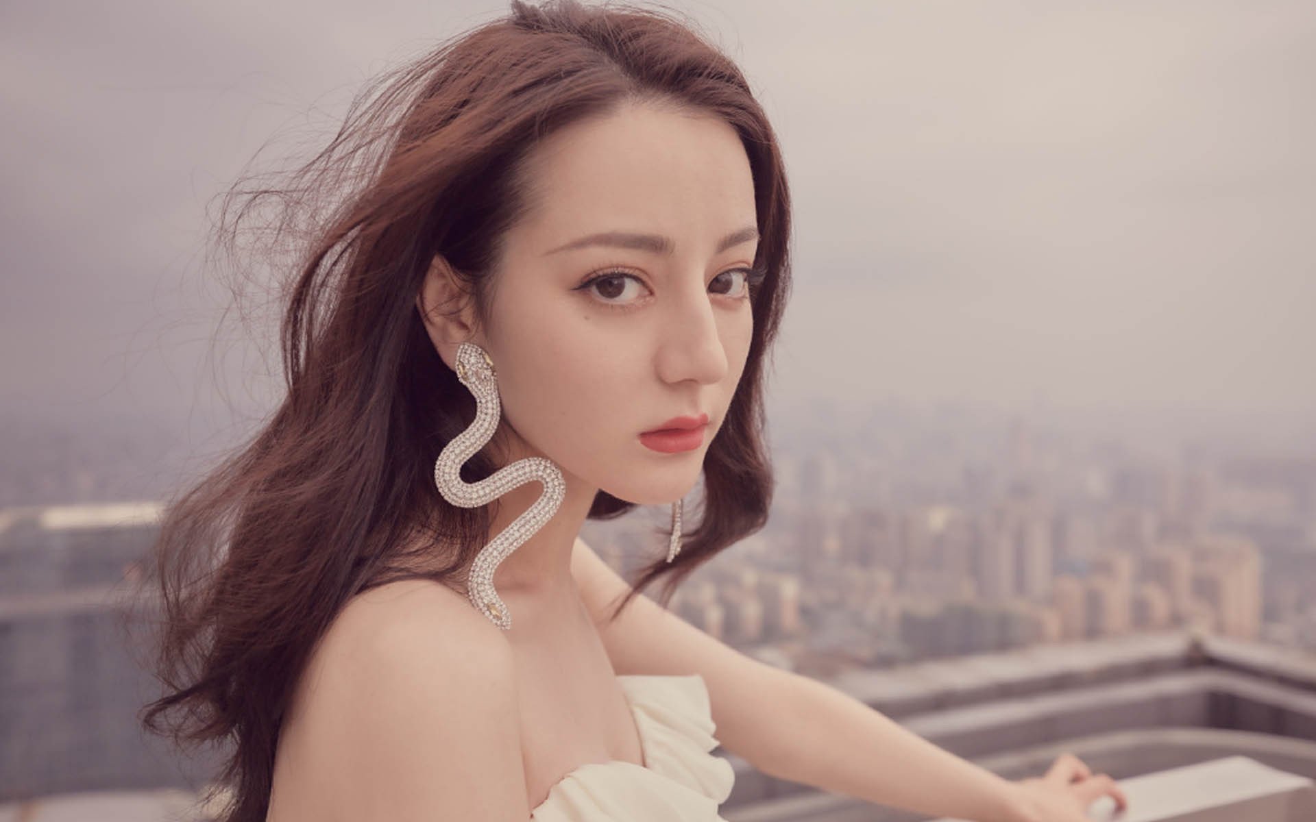 英超绝杀瞬间:终场哨声前的奇迹出现,英超压哨转会